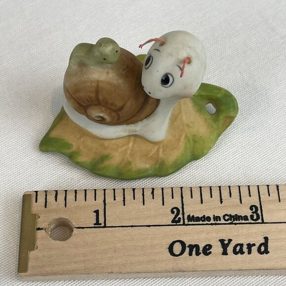 Vintage Ceramic Snail & Baby Figurine On Leaf Hand-Painted Cute Collectible Homc - Picture 8 of 8